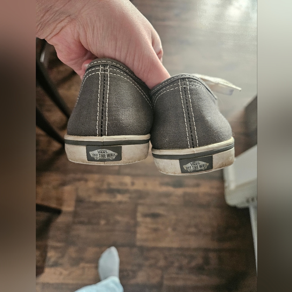 Vans - Picture 6 of 6
